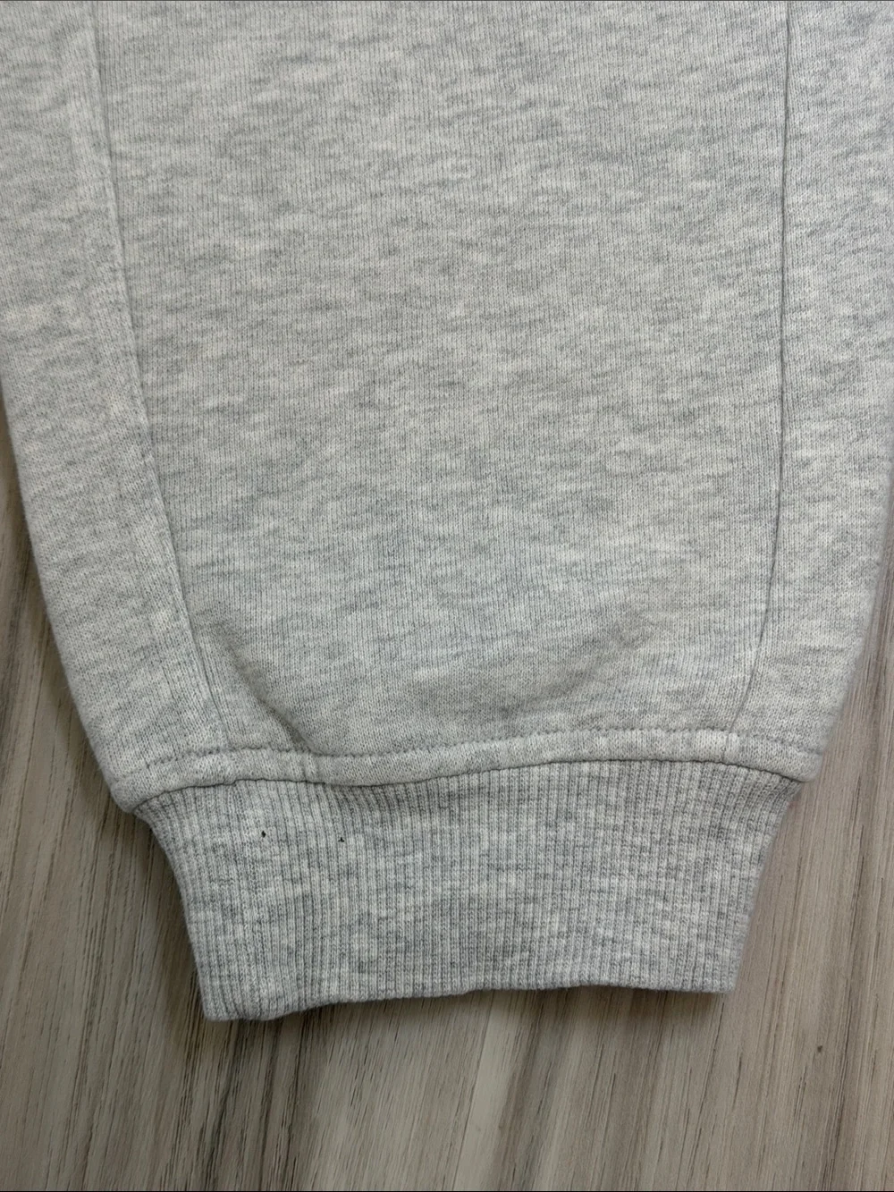 Lululemon Women’s Light Gray Joggers size 0  PERFECT CONDITION
